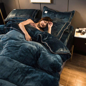 Warm Milk Velvet Bedding Set